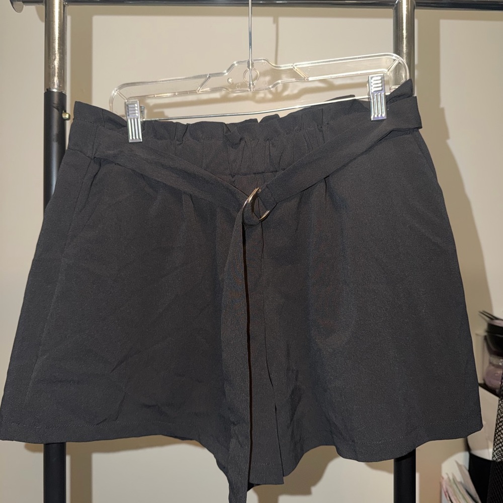 Black Paperbag Waist Shorts w/ Tie Belt | Size XL | Casual Summer